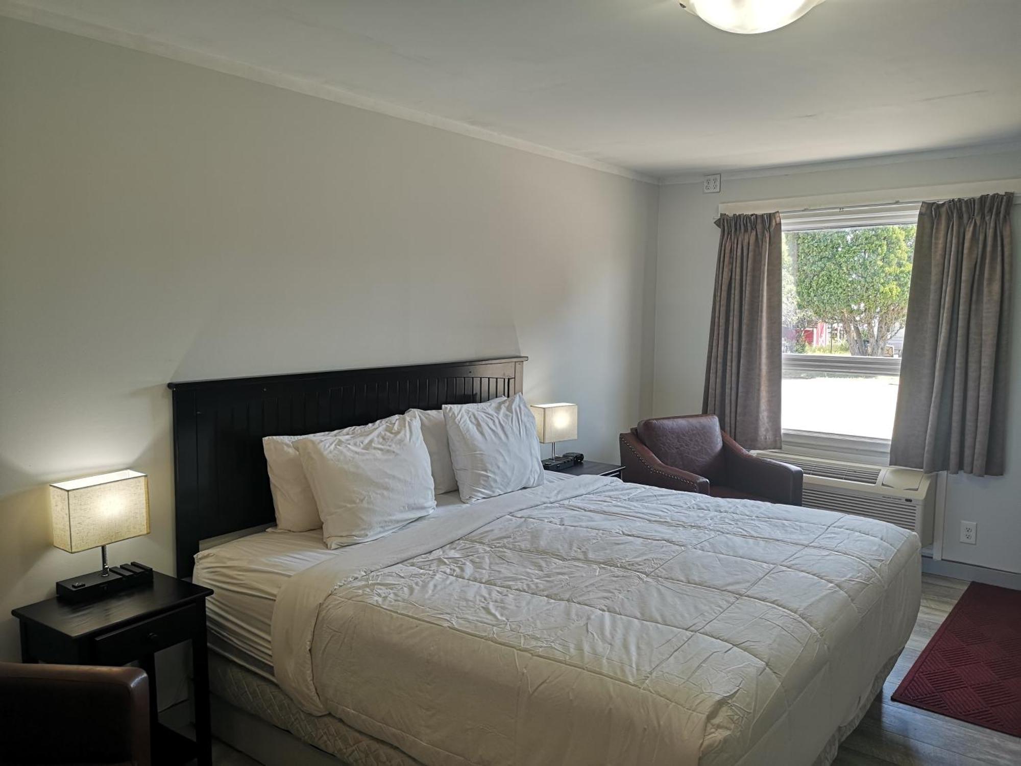 Almo Court Motel 크랜브룩 외부 사진
