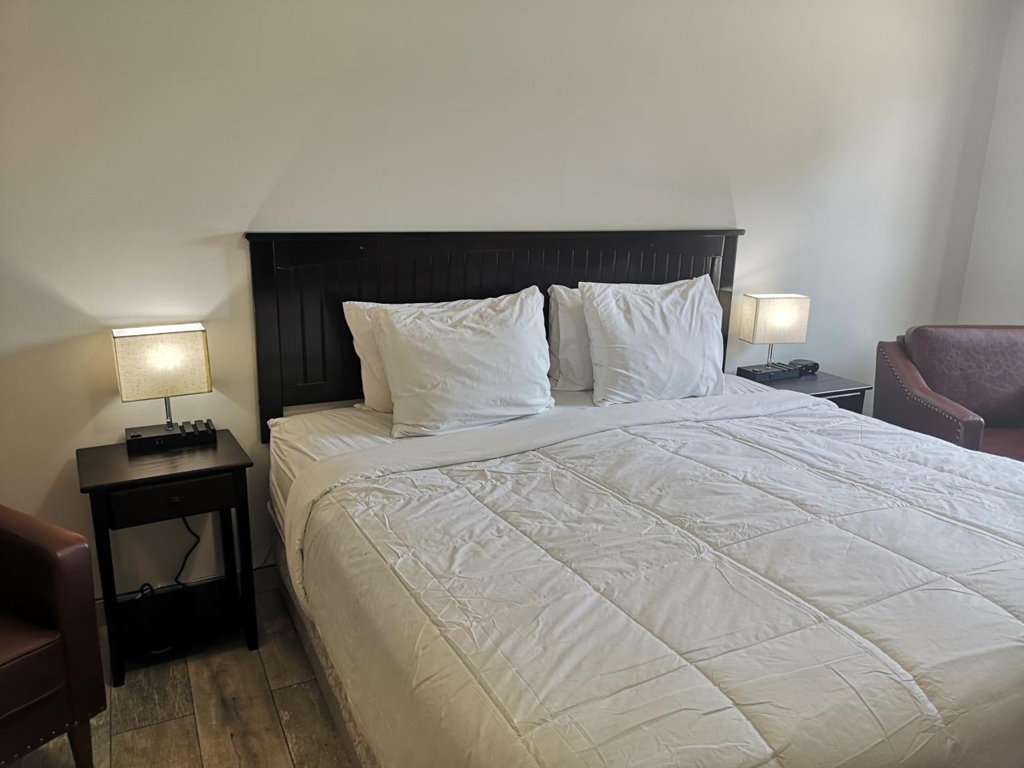 Almo Court Motel 크랜브룩 외부 사진