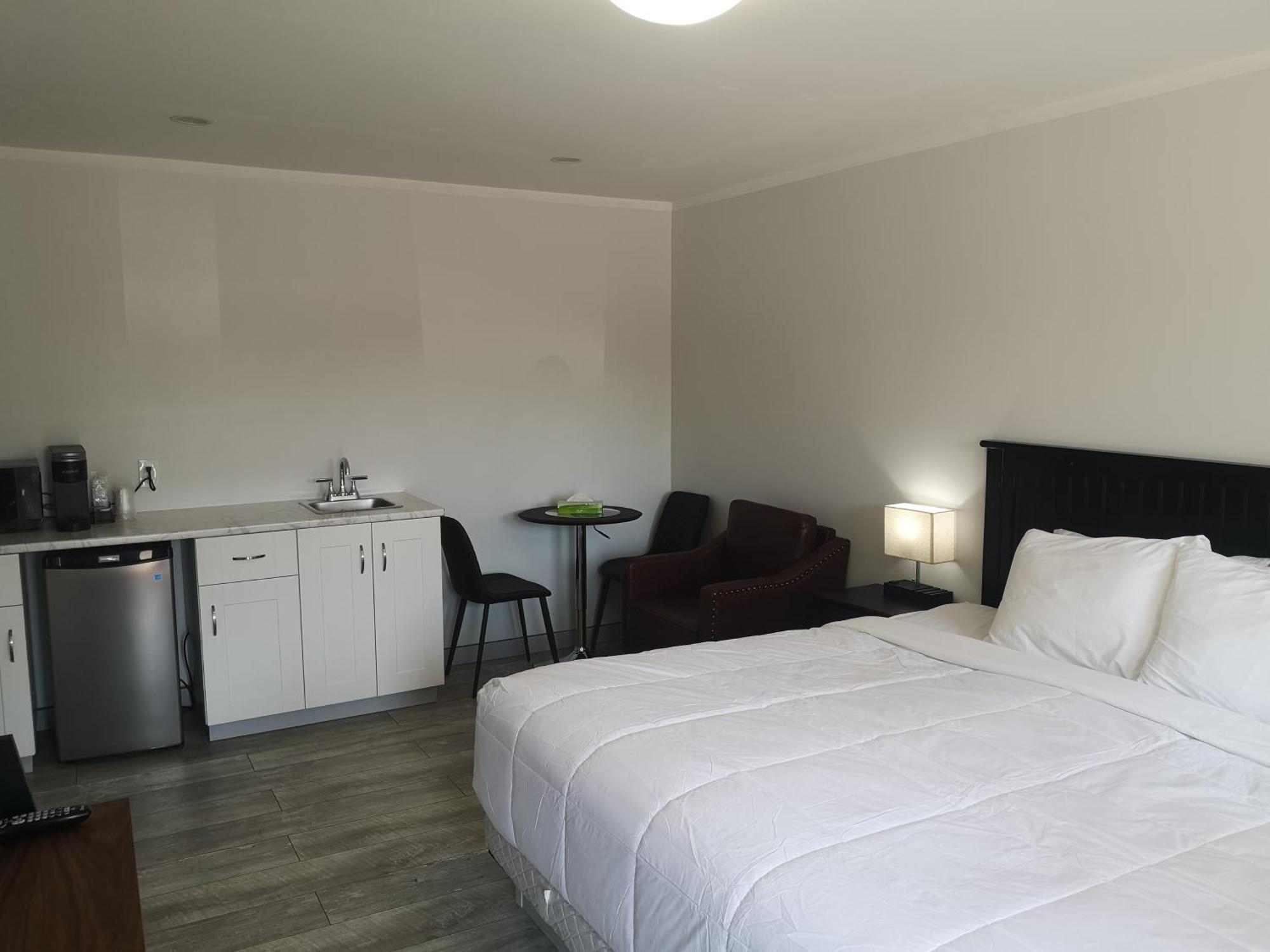 Almo Court Motel 크랜브룩 외부 사진