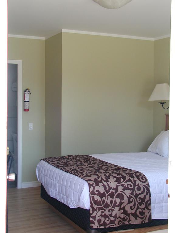 Almo Court Motel 크랜브룩 외부 사진