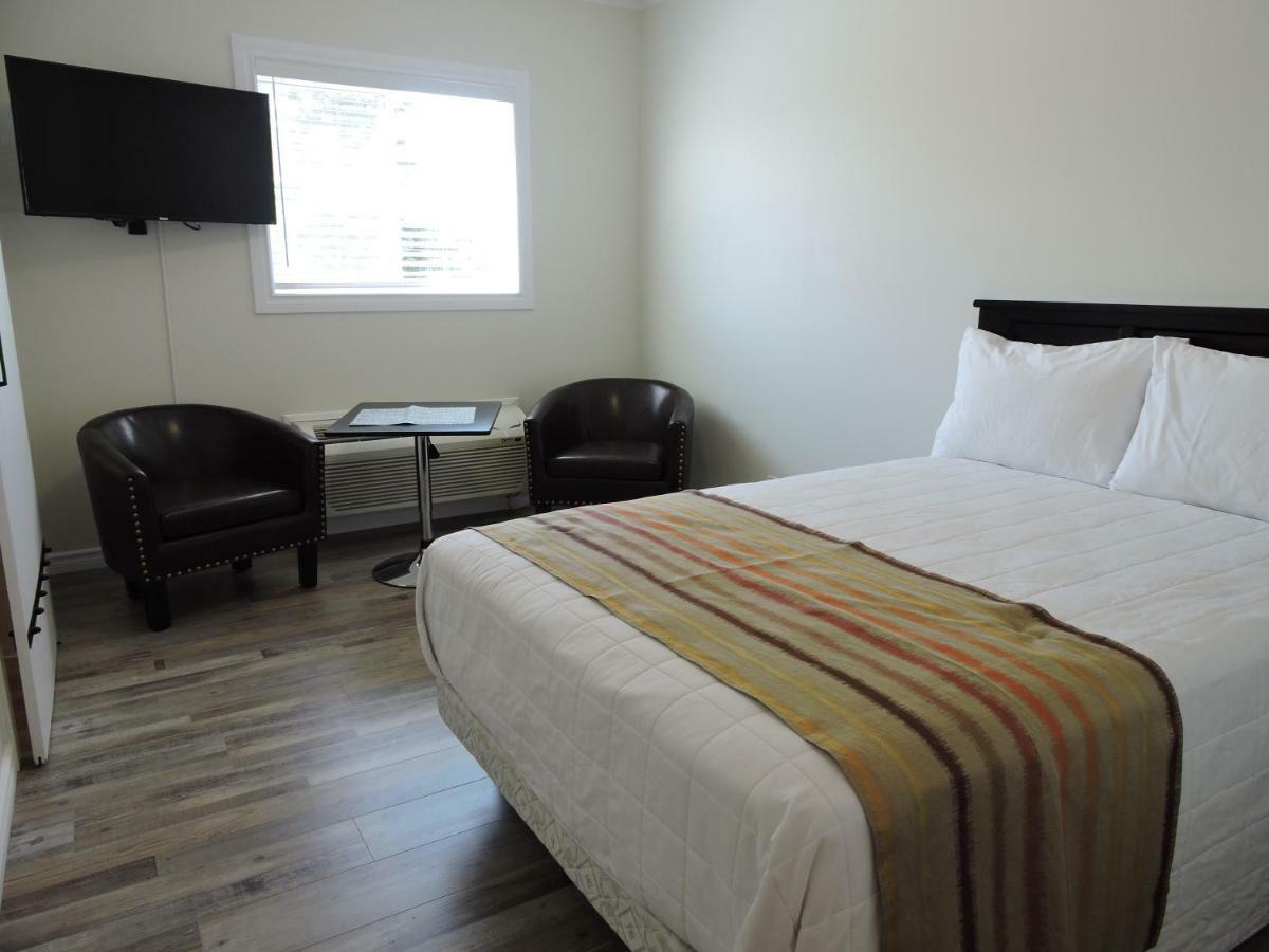 Almo Court Motel 크랜브룩 외부 사진